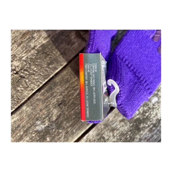 SOLD Isotoner Aris classic Stretch Knit Gloves - Picture 4 of 6